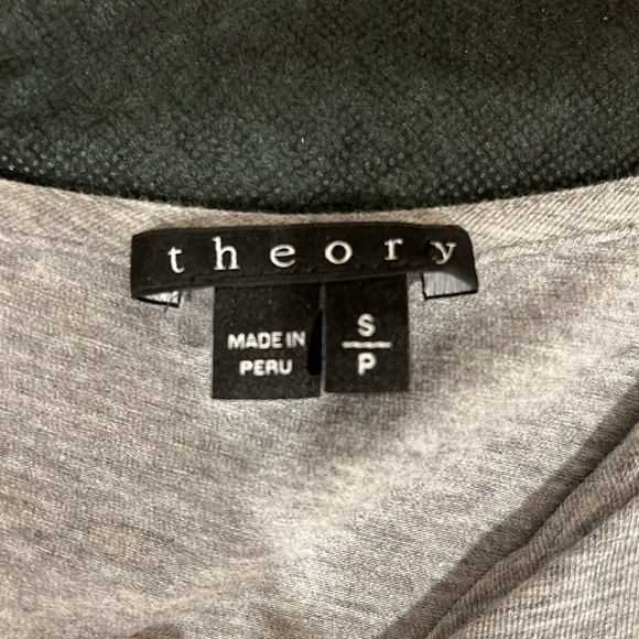 🔥Theory Gray Fitted Wrap T-Shirt🔥 - Picture 5 of 6